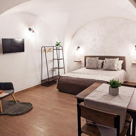 Dama Suite Love & Private Jacuzzi Bari Exterior foto