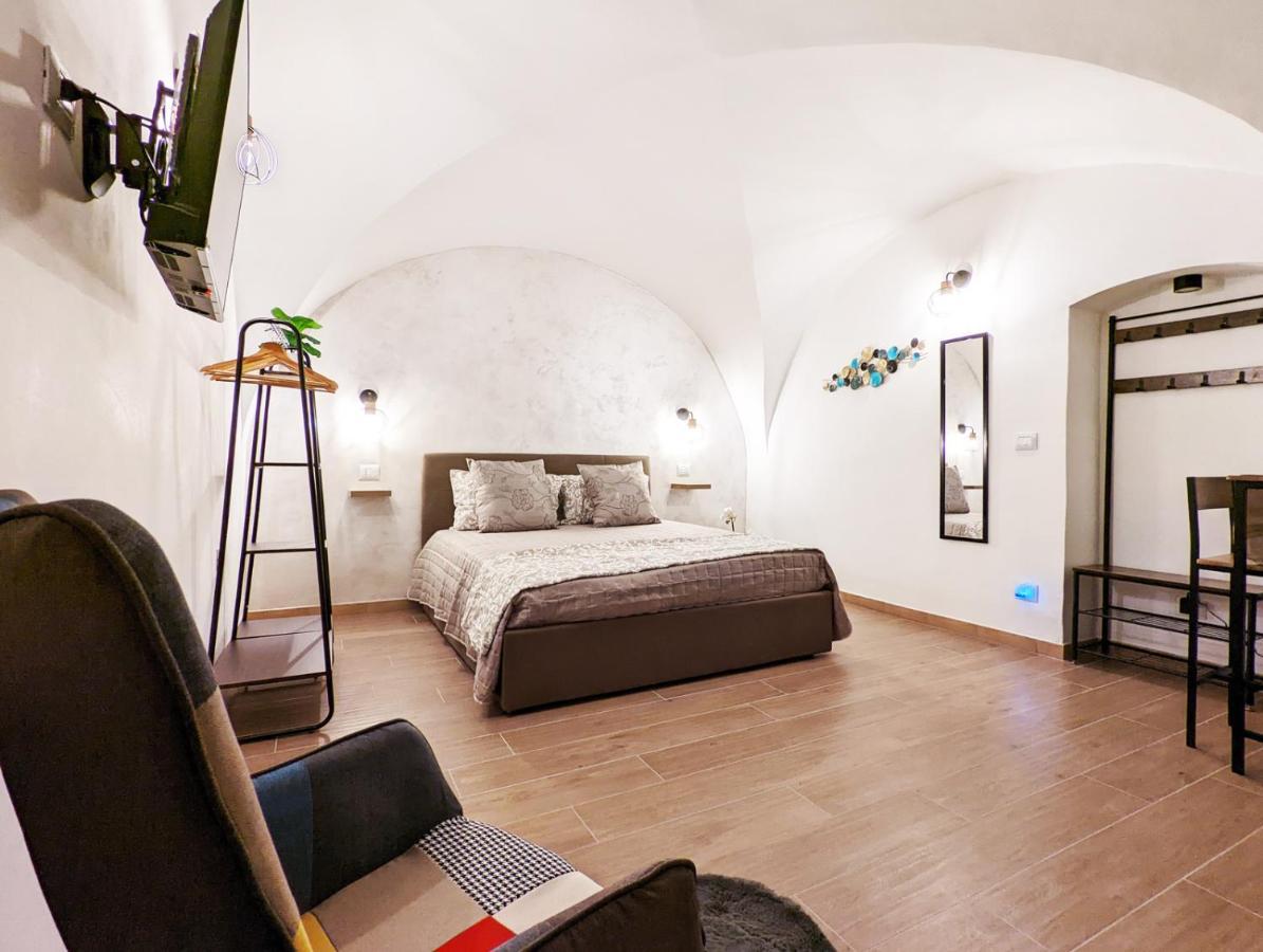 Dama Suite Love & Private Jacuzzi Bari Exterior foto